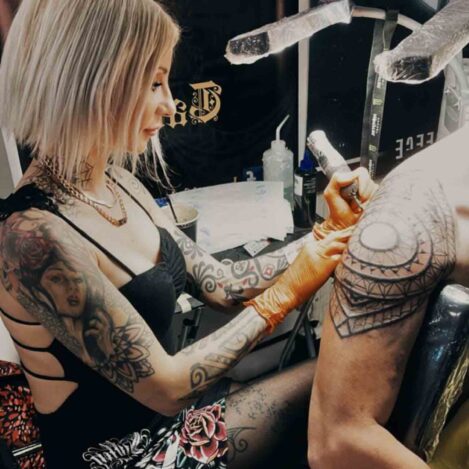 {“eId”:”181393869908571″,”CameraPosition”:1}