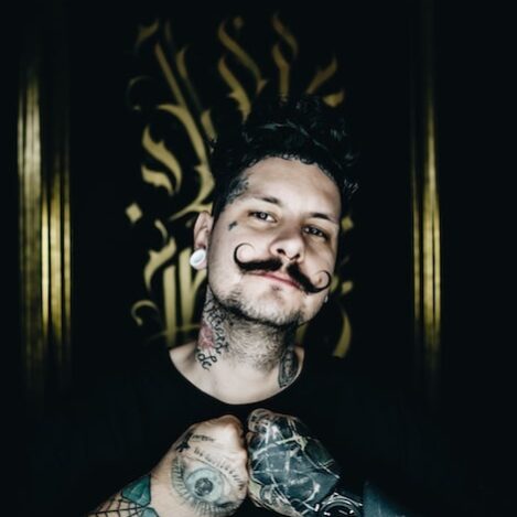 Beni Van de Rutter (Austria) Van de Rutter & Partner Tattoo Shop OG_ATC25__5